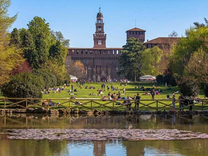 Appartamento trilocale in affitto in Via Domenico Balestrieri, Arena, Milano