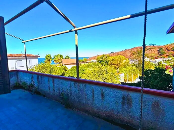 Appartamento quadrilocale in vendita in Contrada Piano delle Donne, Belvedere Marittimo