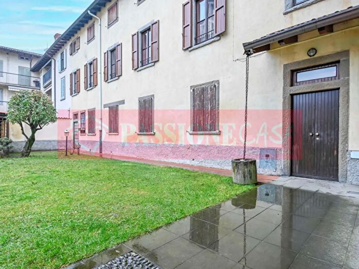 Appartamento trilocale in vendita in Via Tasca, Seriate