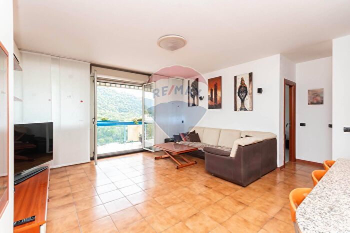 Appartamento con 5 locali in vendita in Via Val Trebbia, Genova