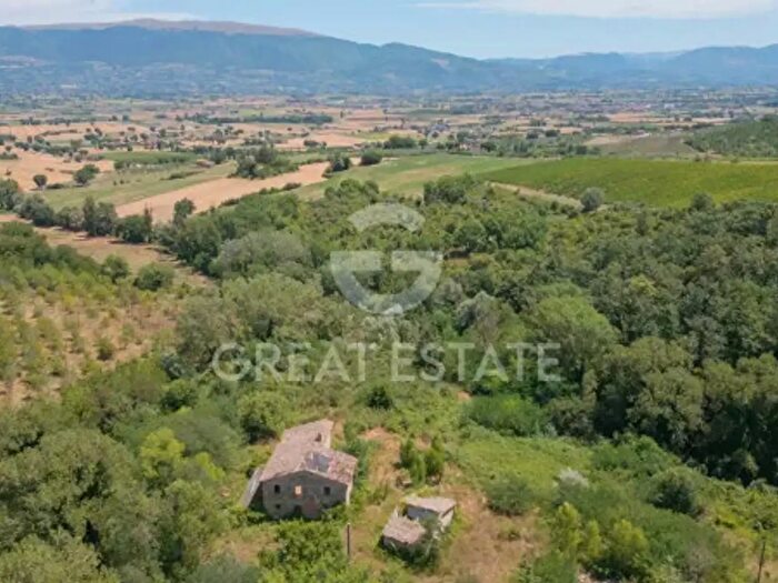 Casa con 6 locali in vendita in Vocabolo San Nicola, Cannara