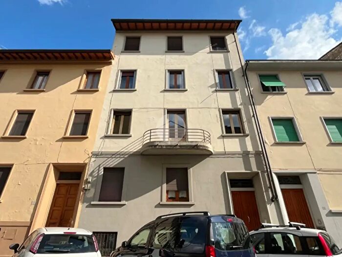 Appartamento con 5 locali in vendita in Via Castelfidardo, Firenze