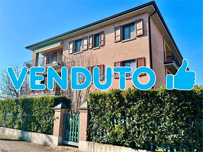 Appartamento bilocale in vendita in Via Don Amos Barrigazzi Correggio Re, Correggio