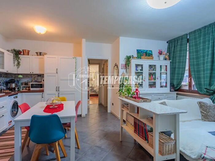 Appartamento trilocale in vendita in Via Pietro Nenni, Montechiarugolo