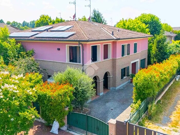 Casa con 7 locali in vendita in Via Giuseppe di Vittorio, Cadelbosco Di Sopra