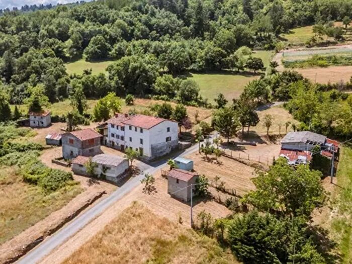 Casa con 6 locali in vendita in Sr, Castel San Niccolo'