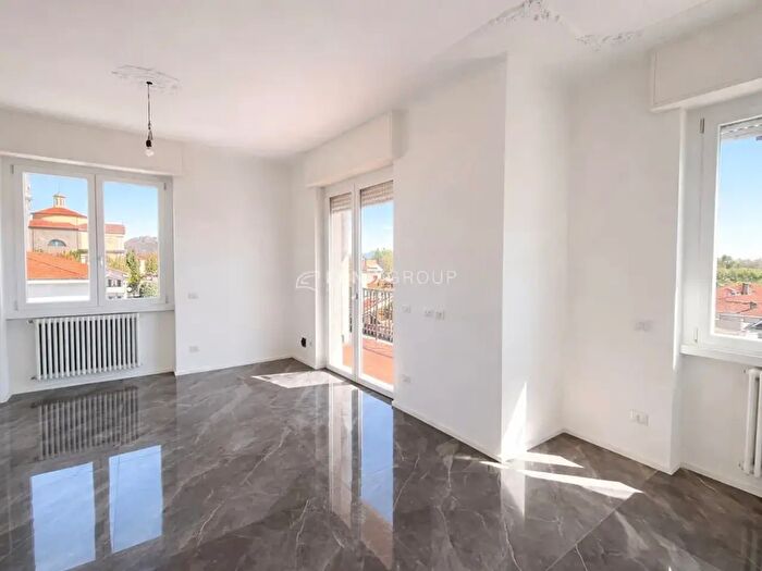 Appartamento trilocale in vendita in Via Diaz, Vimercate