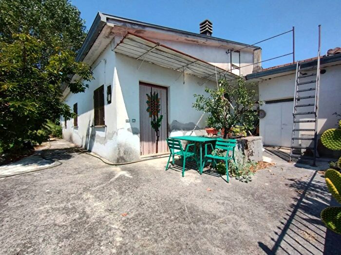 Casa con 5 locali in vendita in Via Traversa MoscosaRoccasecca, Roccasecca