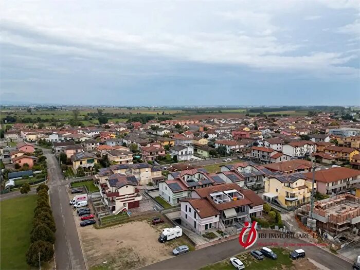 Appartamento con 7 locali in vendita in Via San Marco, Oppeano