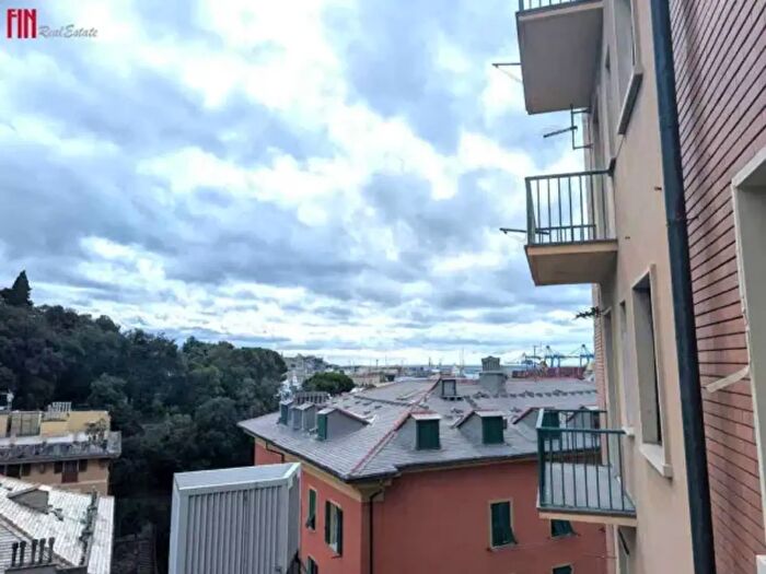 Appartamento trilocale in vendita in Via Venezia, Genova