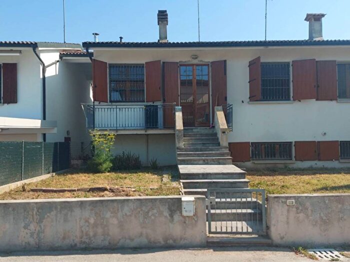 Casa quadrilocale in affitto in Via Roma, Altedo, Malalbergo