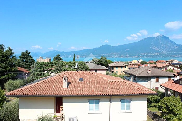 Appartamento trilocale in vendita in Appartamento Località Bionde, Torri Del Benaco