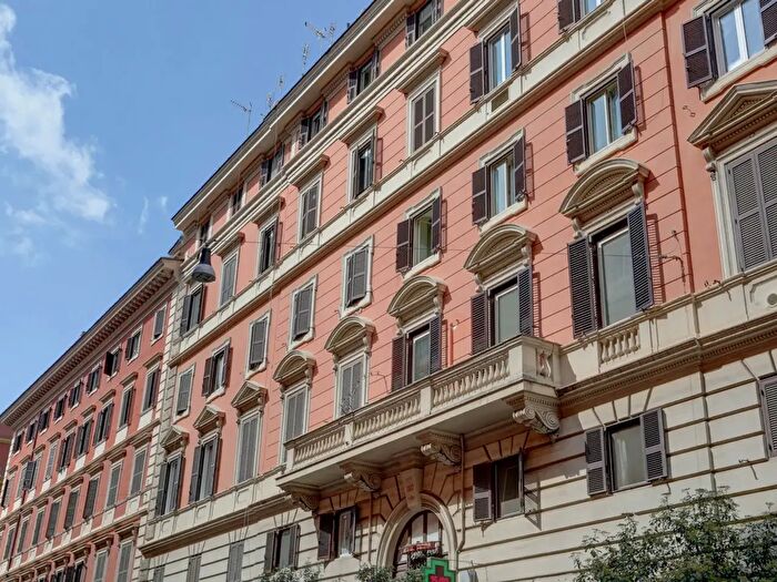 Appartamento trilocale in affitto in Via Alessandria, Roma