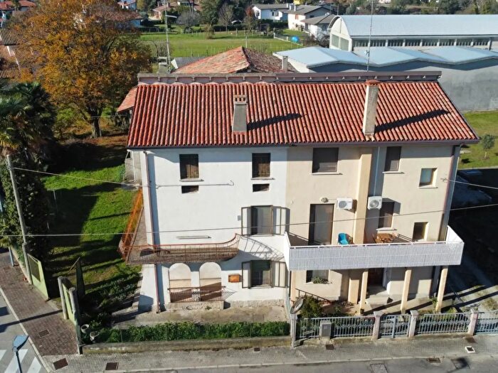 Casa con 6 locali in vendita in Precenicco