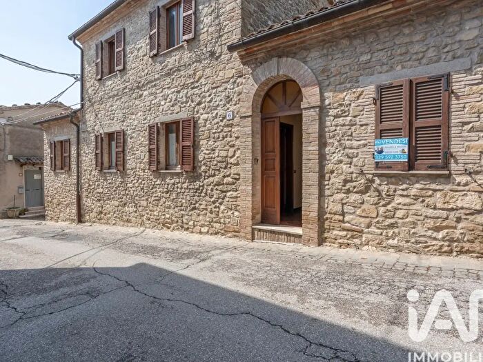 Casa con 7 locali in vendita in Frazione Avenale, Cingoli
