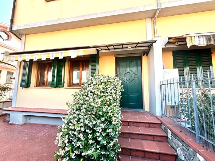 Casa trilocale in vendita in Via Castel dei Frosini, Pistoia