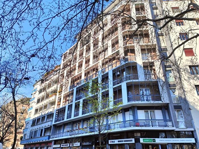 Appartamento bilocale in affitto in Via Luigi Frapolli, Argonne Corsica, Milano