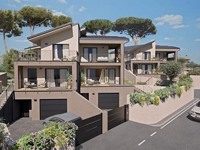 Casa con 5 locali in vendita in Via Olivella a, Albano Laziale