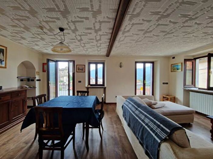 Casa quadrilocale in vendita in Via Vessati, Quarna Sotto