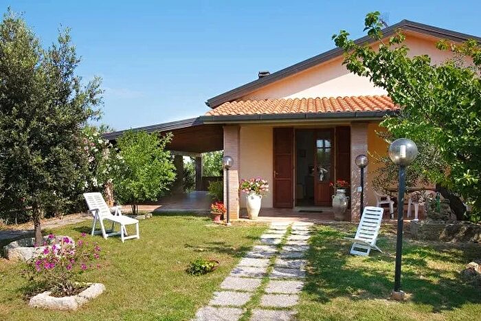 Appartamento con 6 locali in vendita in Via Terra dei Ceci, Cecina