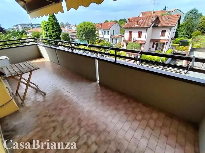 Appartamento bilocale in affitto in Biassono