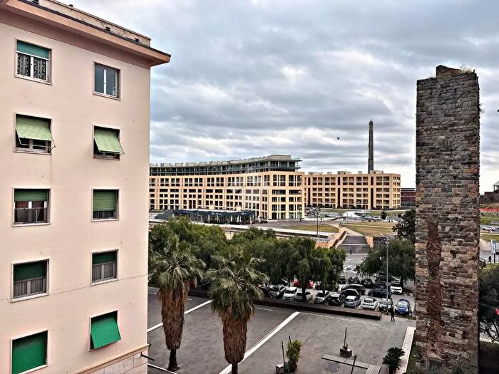 Appartamento con 5 locali in vendita in Via degli Orefici, Savona