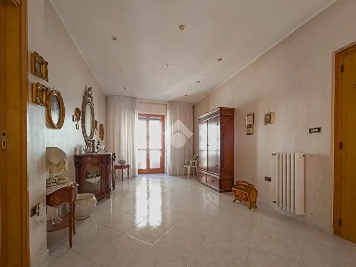 Appartamento con 5 locali in vendita in Via Cozzolete, Manfredonia