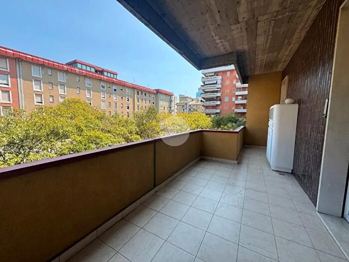 Appartamento trilocale in affitto in Via Rodi, Brescia