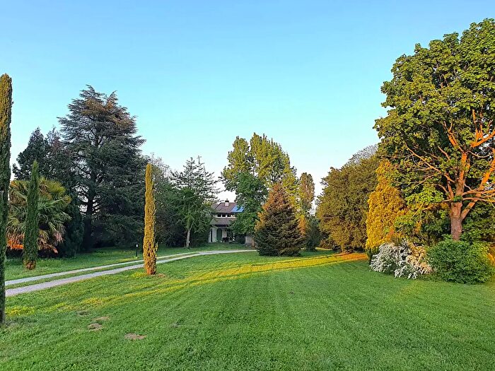 Casa con 8 locali in vendita in Via Andrea Gloria, Teolo