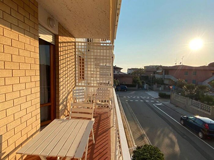 Appartamento quadrilocale in affitto in Via Isola della Maddalena, Zona Nuova Pratoranieri, Follonica