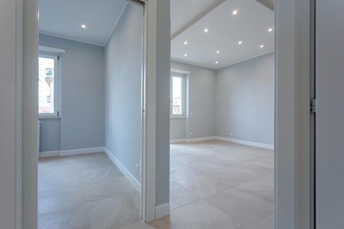 Appartamento trilocale in vendita in Via Rumenia, Pomezia