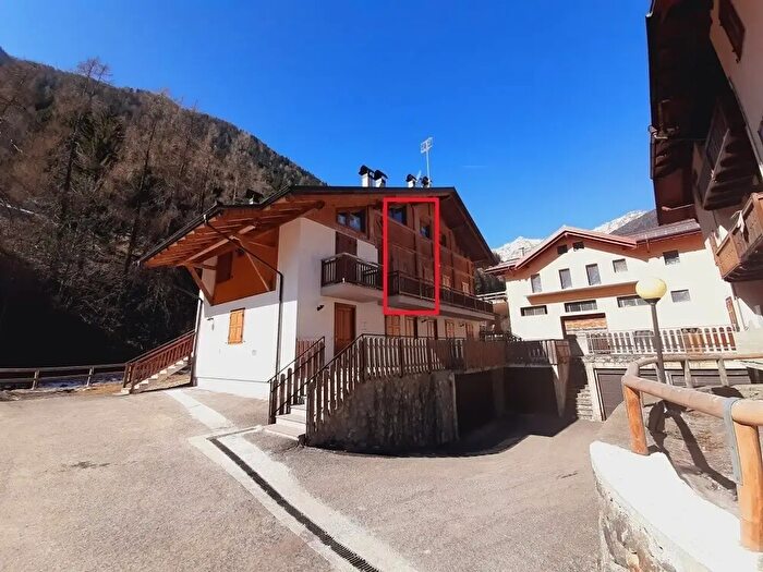 Appartamento trilocale in affitto in Via Ettore Colombo, Peio