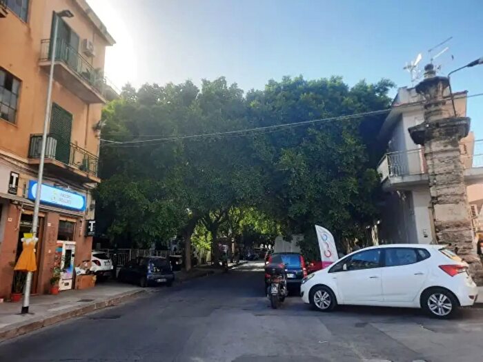Appartamento trilocale in affitto in Via San Lorenzo, Palermo