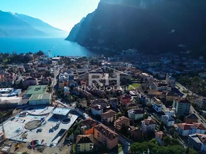 Casa con 6 locali in vendita in Riva Del Garda