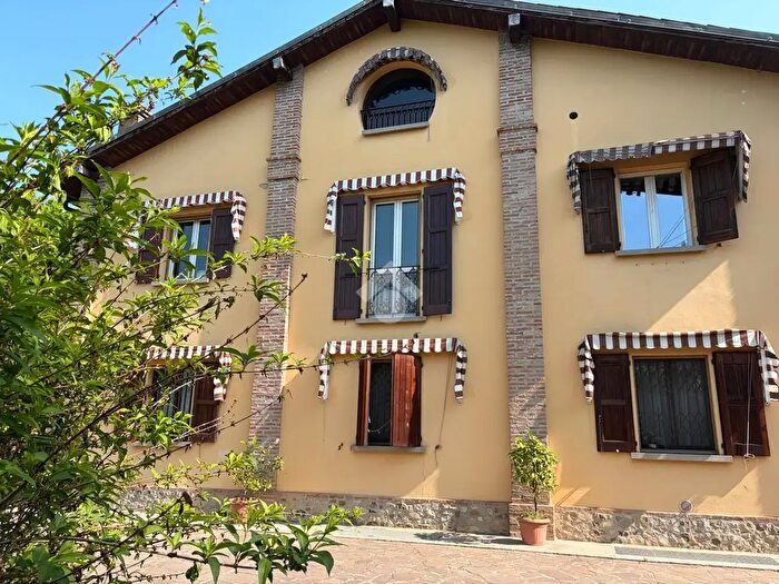 Appartamento quadrilocale in vendita in Via degli Stradelli Guelfi, Bologna