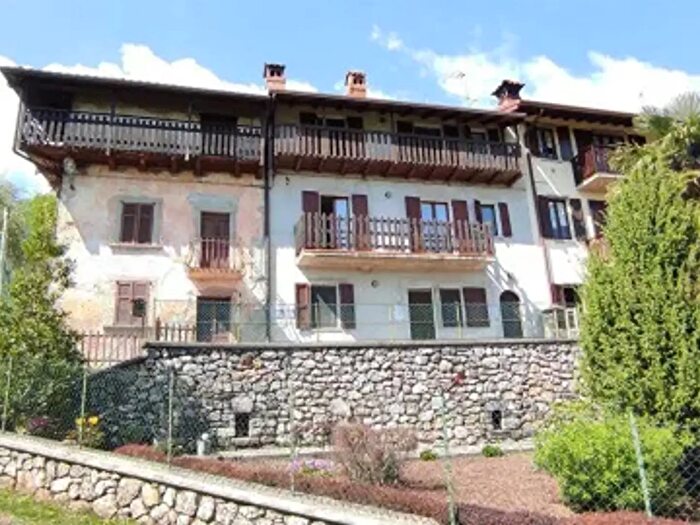Casa con 6 locali in vendita in Via Calolzio, Sant'Omobono Terme