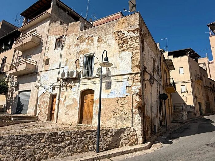 Casa con 6 locali in vendita in Via Discesa Santuario, Alcamo
