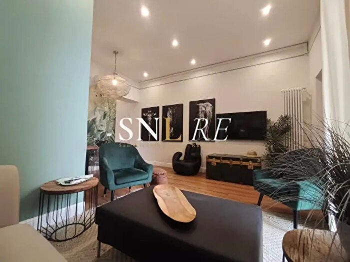 Appartamento con 6 locali in vendita in Borgo Ognissanti, Firenze