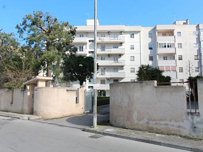 Appartamento quadrilocale in vendita in Via Benvenuto Cellini, Brindisi