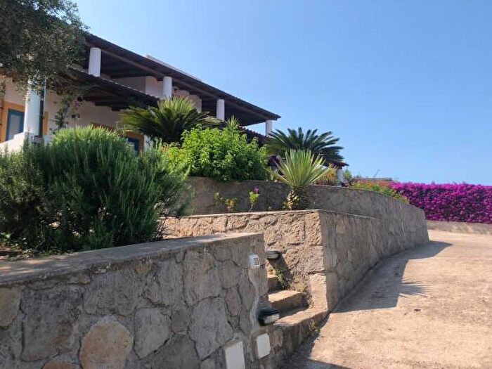 Casa con 6 locali in vendita in Lipari