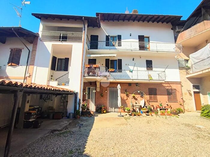Casa con 10 locali in vendita in Via Giuseppe Garibaldi, Viguzzolo