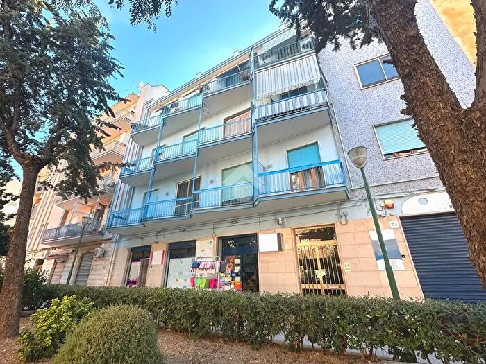 Appartamento con 5 locali in vendita in Via Vitrani, Barletta