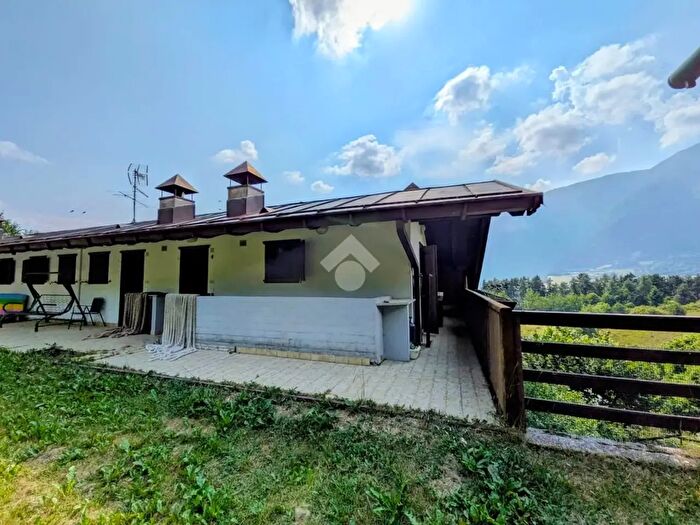 Appartamento bilocale in vendita in Piazza General Cantore, Ferrara Di Monte Baldo