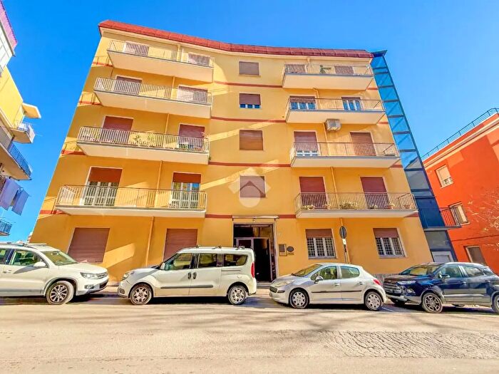 Appartamento trilocale in vendita in Via della Liberazione, Chieti