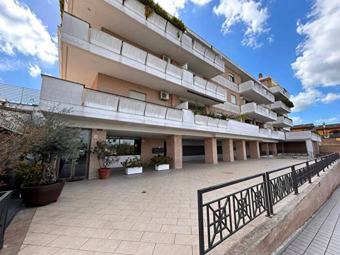 Appartamento bilocale in vendita in Via Enrico Bassano Roma, Roma