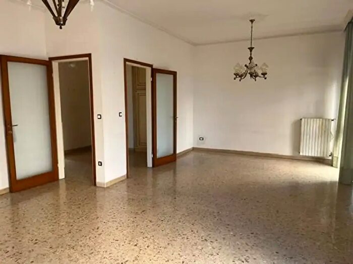 Appartamento con 7 locali in vendita in Pontedera