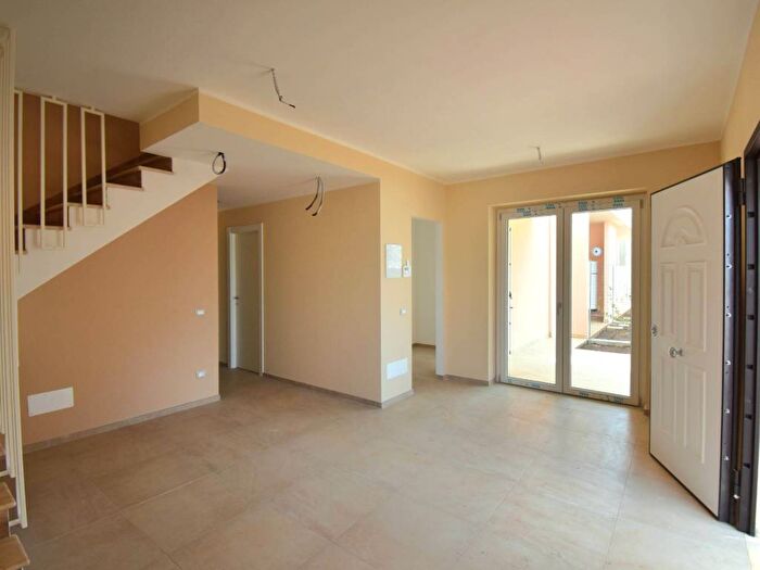 Casa trilocale in affitto in Via Tufello, Campoleone Tre Colli, Aprilia