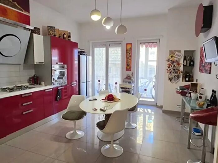 Appartamento con 5 locali in vendita in Via Giuseppe Orsi, Napoli