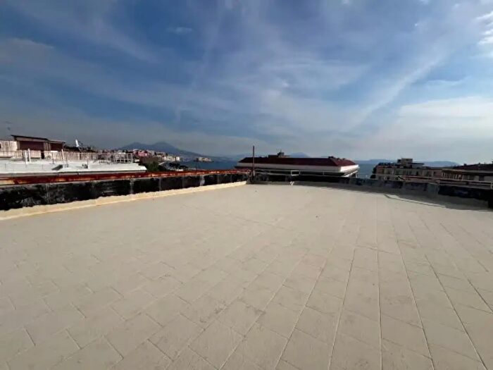 Appartamento con 6 locali in vendita in Riviera di Chiaia, Napoli