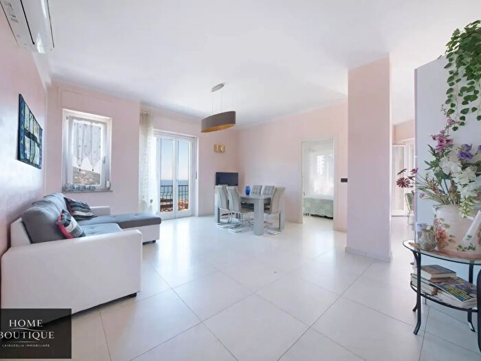 Appartamento quadrilocale in vendita in Via Virgilio, Alassio